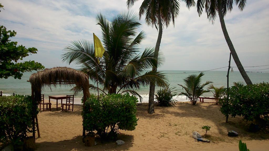 Ameena Homestay Tangalle Exteriör bild